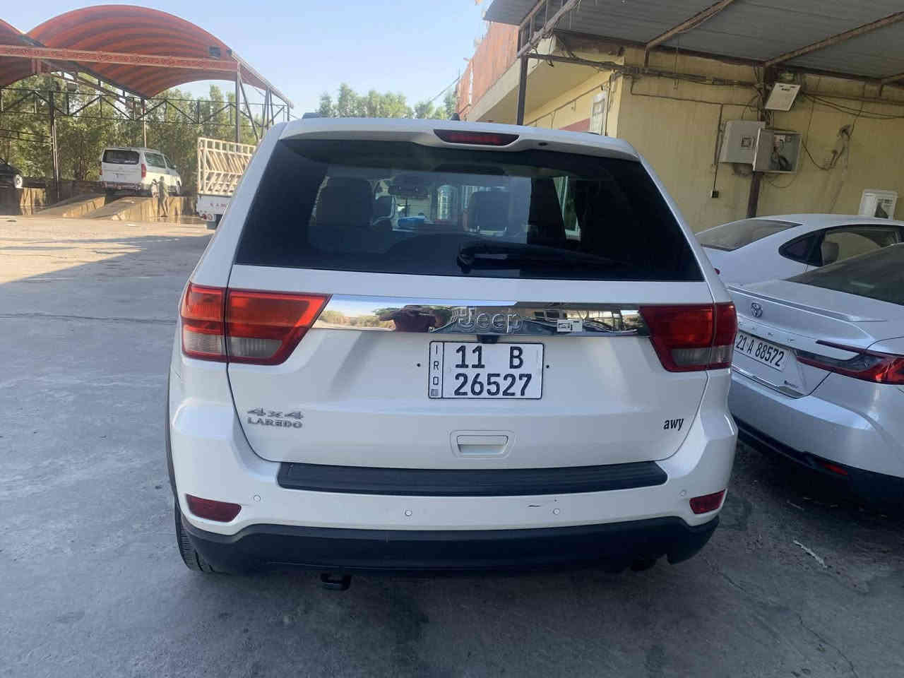 جيب لاريدو موديل 2012 (خليجي)
مكينه 3600 
محرك وكير مكفول  
رقم بغداد تحويل مباشر 
تبريد ثلج فور ويل   
بصمه تشغيل وابواب 
حساسات خلفيه 
منضومه اناره زنون اصلي 

انضمه قياده (سبورت_ثلوج_اماكن وعره) 
فور ويل ماوس 
كراسي كهرباء بيها
بارد بالباب عكس السايق مكحل 
مبين سونار السيارة موجود 

                
الــســعــر 🟥 :: الـــرد تـلـقـائـي 💎

رقم صـــاحب السيارة: ***********
