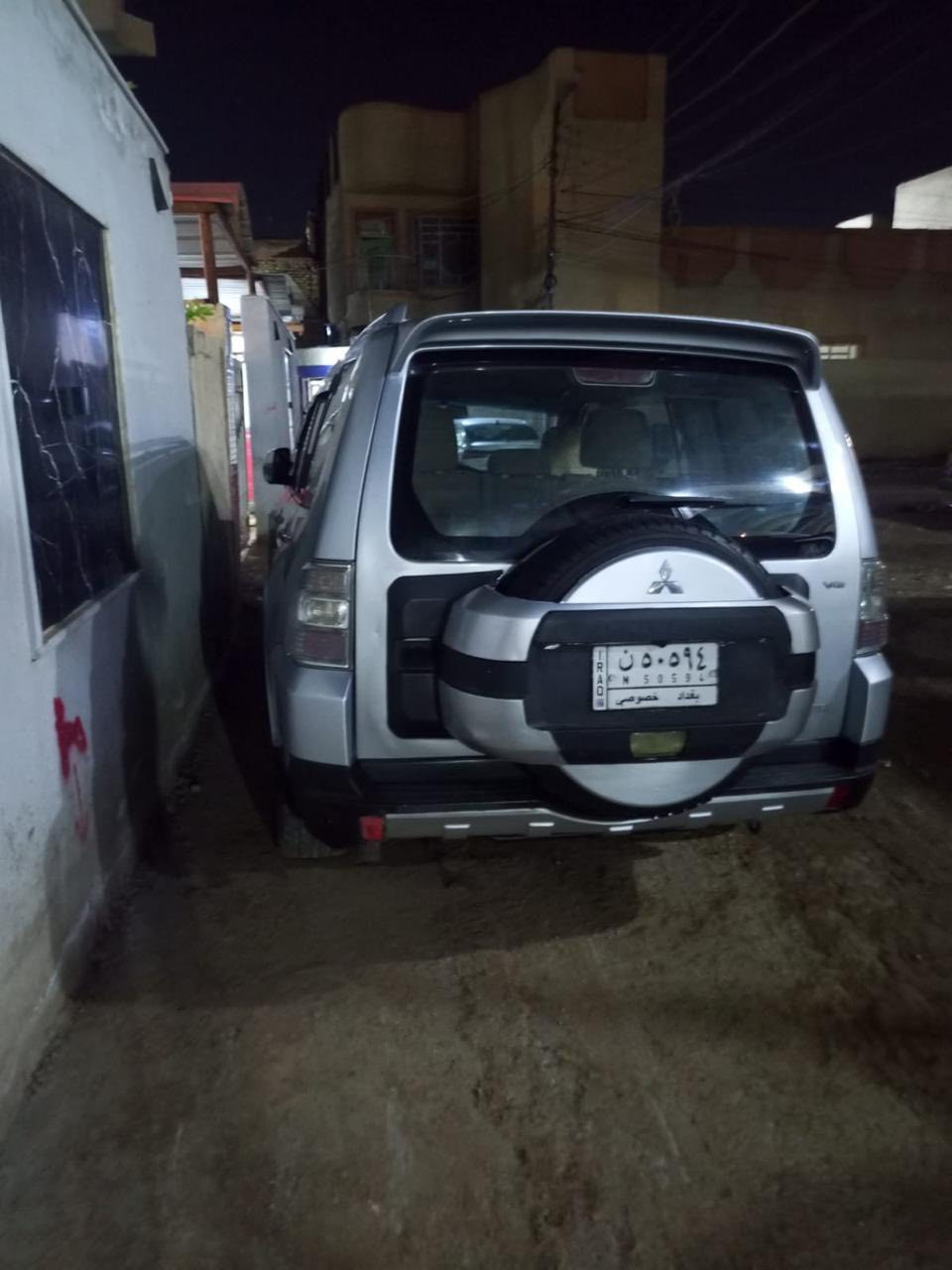 السلام عليكم باجيرو  ٢٠٠٨ بيها جاملغ فقط وارد خليجي بيها صبغ عام اثر جراد وصورها قبل الصبغ موجوده مري شفط ويه الريموت شاشه كأمره تبريد تدفئة ٣ قطع 7 راكب مصبوغه جماليه لان جارده والباقي كفاله
السعر 97 وبيها مجال بسيط 
هذا رقمي ***********
