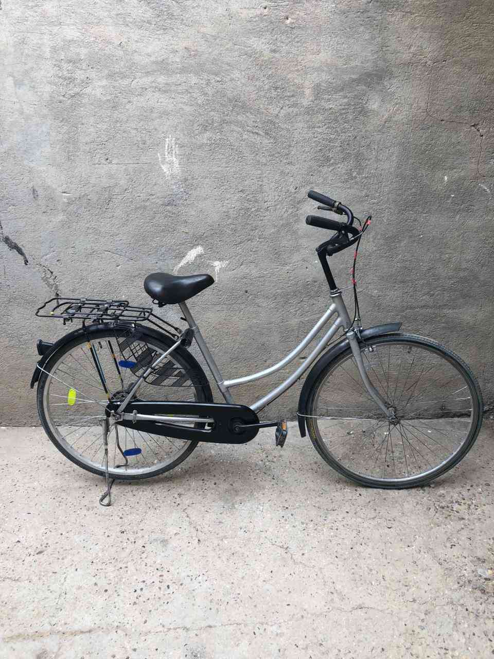 3 باسكلات للبيع
ماروني و رصاصي و برتقالي 
سعر الواحد 70 وبي مجال والبرتقالي 60 وبي مجال
مكاني زعفرانية للمعلومة الرصاصي مصبوغ
*********** متواجد فقط واتساب وخاص موجود
