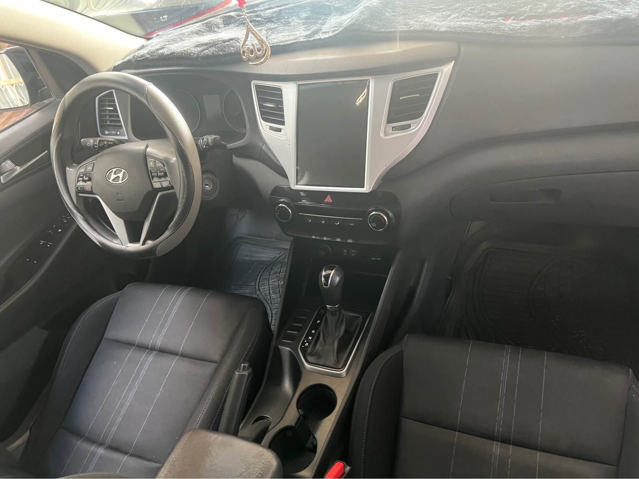 سلام عليكم 

هيونداي توكسان 2019 

الضرر / كلين تايتل بدون ضربه 

عداد السير / 100 الف تقريباً 

جسم السياره شخط مابي 

كير مكينه مامفتوح 

رقم سنويه جديد 

رقم صاحب السيارة / *********** كركوك, العراق
