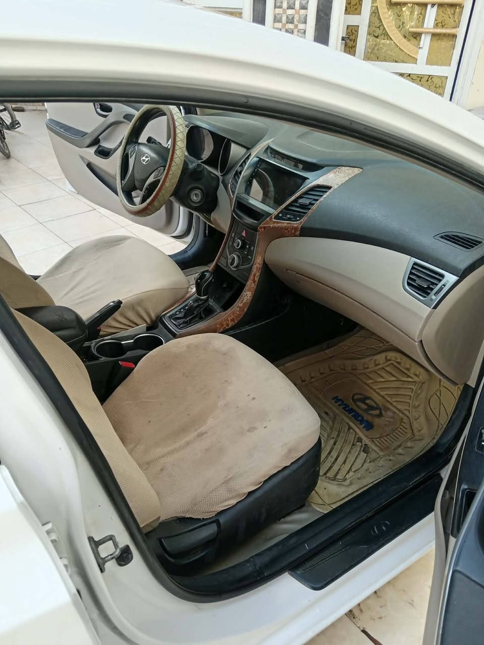 السلام عليكم
مكلف بالنشر 
النترا خليجي 2016 بيها بس بارد فقط  رقمها قادسيه 
مكانها بابل .. السعر 135 وبيها مجال 
رقم صاحب السياره  ***********
