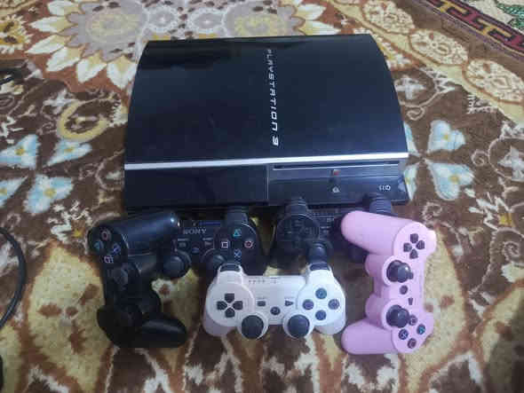 بلي ٣ للبيع فات شغال ويه خمس يدات وبيه ١١ لعبه بيس ٢١ بيه كامل ملحقات 
سعره ب ٦٥ مكاني كربلاء هذه رقمي ***********
