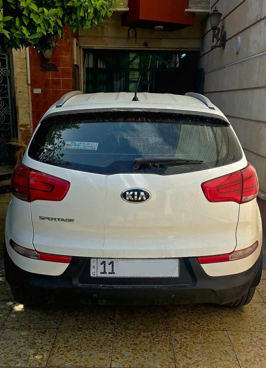 السلام عليكم
كيا سبورتج 2016 / خليجي 
محرك 2400 CC  دفع رباعي AWD 
بصمة تشغيل وابواب / مرأة ترحيب وشفط 
السيارة ماشية  74 الف كيلومتر / حقيقي وعلى الفحص 
السيارة بصمتين اصليات وكتلوكاتها الاصلية والسيارة بدون صبغ ولاضربة فقط تكحيل كارت بجهة اليمين والتكحيل درجه اولى وممبين السعر  ( 167 ) $  بيع فقط للاستفسار ***********
