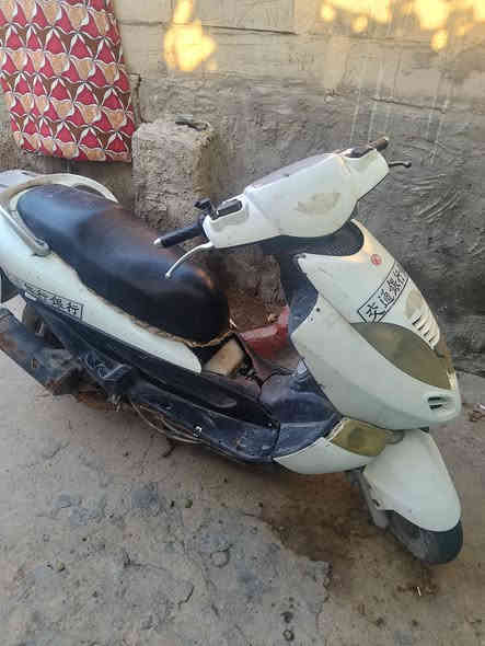 دراجة كاموكو للبيع كهربائيات كله شغاله سلف شغال مكينه نظيفه نقصه هندر بس سعره 200 ألف مكاني حله حي العسكري شارع 80 وهذا رقمي ***********
