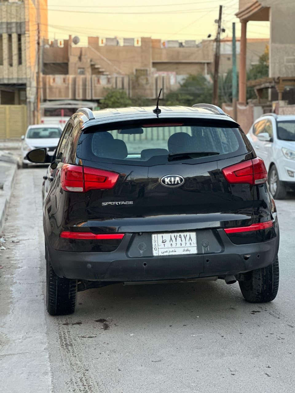 اللهم صل على محمد وال محمد 

كيا سبورتج ٢٠١٦ امريكي 
حادثها بنيد بدون دواخل 
واسفل قبق الجنطه 
ماشية ١٠٢ 
سياره كير وحرك مكفولات صدر امامي جديد مبدله 
سياره جاهزه من كلشي 
السعر ١٣٠ وبيها مجال بسيط 
مكاني بغداد الشعب 
***********
