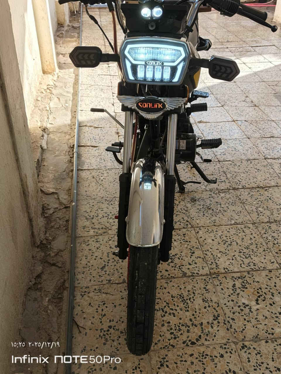 سلام عليكم دراجه سافان للبيع أوراق اصولي موديل 2025 سعر 950 بيها مجال ***********
