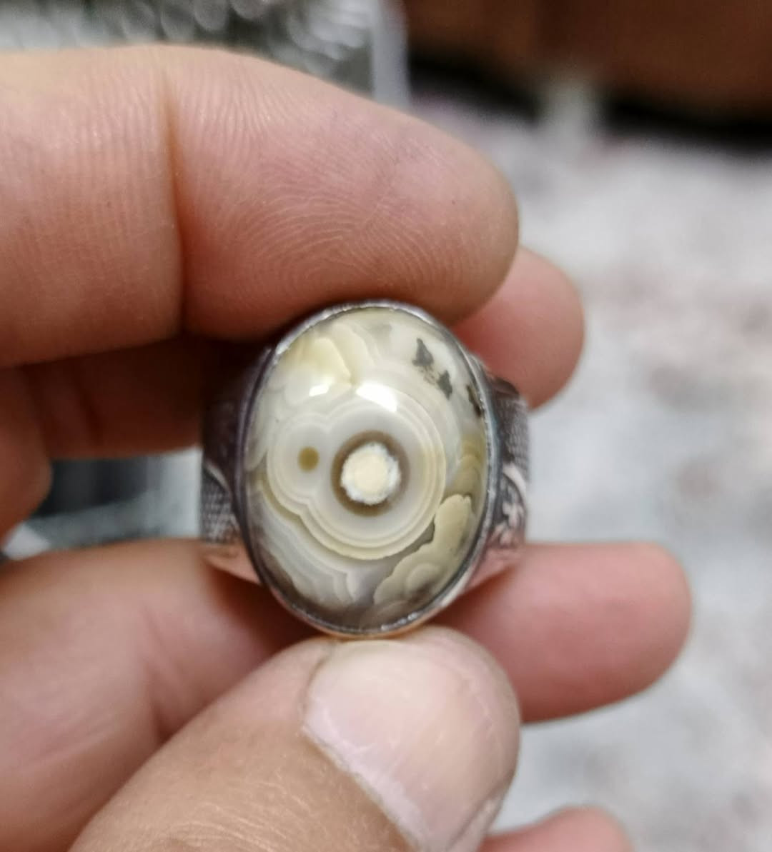 داودي هندي صياغة يدوية ١٠٠ . الف بغداد حي النصر
***********
