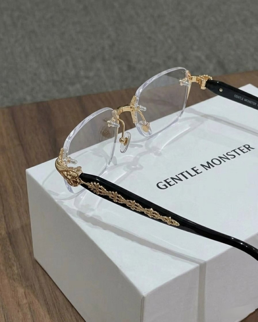 .

نظارة كروم هارتس ذهبي
Chrome Hearts Gold Sunglasses 🕶️✨

كواليتي جيد جداً💯
حماية من أشعة المبايل 
نسائي رجالي👩🏼‍🦱🧑🏼‍🦱 
 
السعر :6,750 ألف فقط🔥
____
__

متـاجرنا 👇
@stray_store1
@stray_accessorie
@stray_vintages
@stray_suits
@mars_librar.y 
@stray_stationary11 
 __.

__

توصيـل  الناصريه مركز الفين ديـنار ❇️

اقضيه ونواحي 3 الاف

المحافظات 5 الاف دينارر

💢عن طلب لايقل عن ال 12 الف دينار 
_
⛔ اذا كان اكو غلـط بالطلبيه او غير مشابـه للصوره يمكن استبداله

التوصيل في يـوم واحد فقط⚡🔥
_
#انمي #هاري_بوتر #ترند #كوول #مودل هودي ملابس ستراي_ستور


**إذا كنت صاحب هذا الإعلان وتريد حذفه لأي سبب، رجاءا أرسل رسالة إلى الدعم الفني**