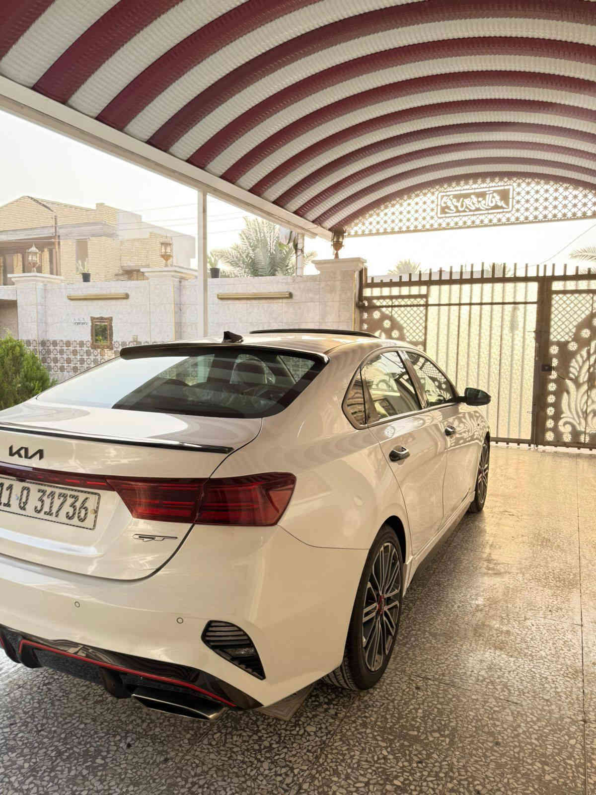 اللهم صل على محمد وآل محمد 🤍
سلام عليكم سيارة للبيع (فقط )✅
كيا فورتي ((2024 GT)) 
رقم بغداد السيارة بسمي مشروع وطني 
تحويل ثاني يوم 🤍
ماشية : 31 ميللل 
سيارة فول مواصفات ✅
احلة من الصور ✅
مواصفات 👇👇👇
محرك 1600 توربو 
حادث السيارة موضح بل صور ✅
مواصفات 👇👇
فتحة ✅
بصمة ✅
اشاره ترحيب🤍
تبريد قطعتين 🥶
كشنات جلد ✅
شاشة كبيرة 🖥️
الشاشة مبرمجة 2 ورقتين 
كشنات تتفئة + تبريد 🙂
كشنات كهربائية 🔋
تحديد مسار 🛤️
صندوق ذكي 🤓
تخم تاير جديد + السبير مال الشركة ما نازل 👑 
مكينة جديدة 🆕
البطاين مغلفة PPF اصلي 5 أوراق 💵
السايد بريك( كهربائي )🤍
وبعد هوايي مواصفات …… ✅
 مال جناييي 
السعر المطلوب ((:165)) ورقة 💵بيها مجال بسيط
الله شاهد احلة وانضف من الصور ✅ 
عنواني: بغداد 
الاستفسار اكثرر 🤍
* غير متواجد فيس   فقط هاتف 📞 + واتساب 
رقم الهاتف :‭ ***********
