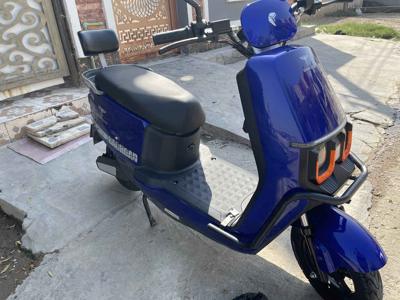 اسلام عليكم دراجه شحن للبيع
الاسم:بوليسيه 
الون :ازرق 
ملف :3000
السرعه :75
السرعات 3
بصمه عدد 2
اتشغيل كارت عدد2
مفتاح عدد2

الدراجه ماخذها جديده 
البطاريت ماستر 
السعر خاص 
علمان التواصل فقط رقم ***********
