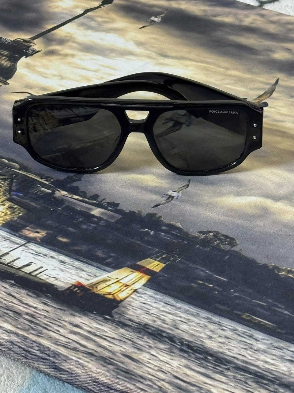 قطعه اليوم جمال وسواد يصرخ
‏Dolce&gabbana pilot 

اورجنال زيرو 💯 

فوق الوسط 

حافظه اصليه جلد طبيعي يصرخ

عدسات لون اسود

فريم لون اسود 

ظهر الفريم شعار Dolce&gabbana سلفر

قطعه مميزه جدا صعب تتفوت 💎

للحجز والاستفسار خاص


**إذا كنت صاحب هذا الإعلان وتريد حذفه لأي سبب، رجاءا أرسل رسالة إلى الدعم الفني**