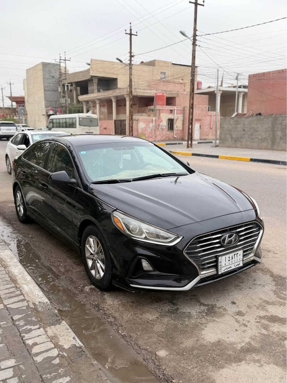 هونداي سوناتا موديل  ٢٠١٨ وارد امريكي محرك ٤ سلندر ٢٤٠٠ نضيف جداً حادث بنيد فقط ومامبدل  صور الحادث بلمنشور فول عدا الفتحه مواصفات (كشن تدفئه / كشن كهرباء / رادار / اشاير بلمري / ٣ انضمه قياده / لد امامي ) طخم تأير وحدادة وتبريد جديده
رقم بصرة  شرط التحويل .

مكان السيارة البصرة
السعر ١٣٥
للاستفسار : *********** البصرة, العراق
