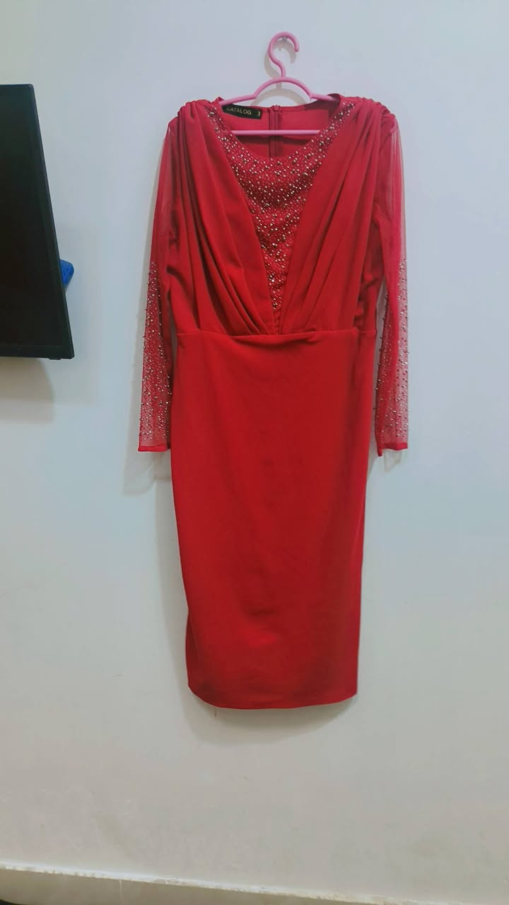 السلام عليكم بنات.. عندي هاي الملابس مستعمله شيء قليل فستان طويل ماروني مال مناسبات تركي يجنن بالبس ملبوس فقط مره 
و فستان قصير احمر راقي على الجسم يجنن 
وقميص وجبه  التريدهم تراسلني خاص


**إذا كنت صاحب هذا الإعلان وتريد حذفه لأي سبب، رجاءا أرسل رسالة إلى الدعم الفني**