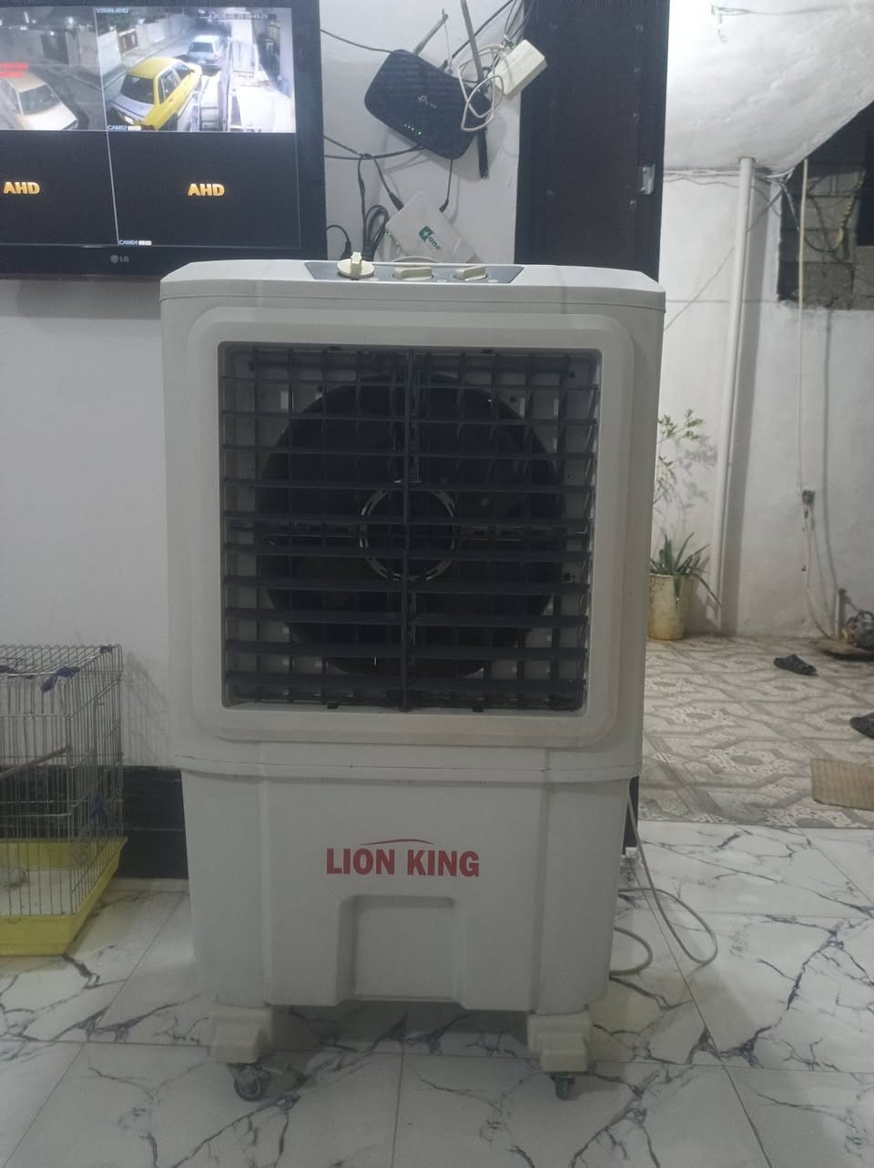 للبيع كنفيرة نضيفة مال بيت سعر 100الف***********وتساب
