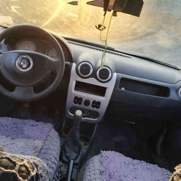 السلام عليكم رينو لوكان ٢٠١٠
باسمي  ابيعها عله وضعها سعر ٤٣ للاستفسار اكثر مراسله الصفحه او الاتصال على الرقم التالي ***********
