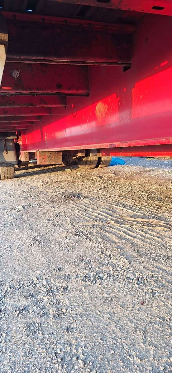 لؤدر الماني  دخول جديد طيارات ١٩.٥  مكفول عرض ٢.٥٠ طول ٩ طول الكامله ١٣.٥ *********** ***********
