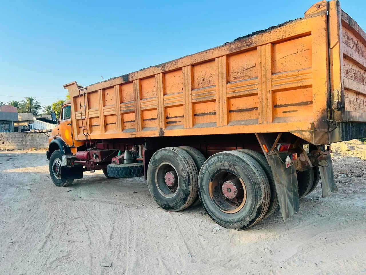 سلام عليكم عندي قجمة موديل 82 مجموعة نص جي اف شاصي ومكينة وكير مكفولات سعر 40وبيه مجال ***********
