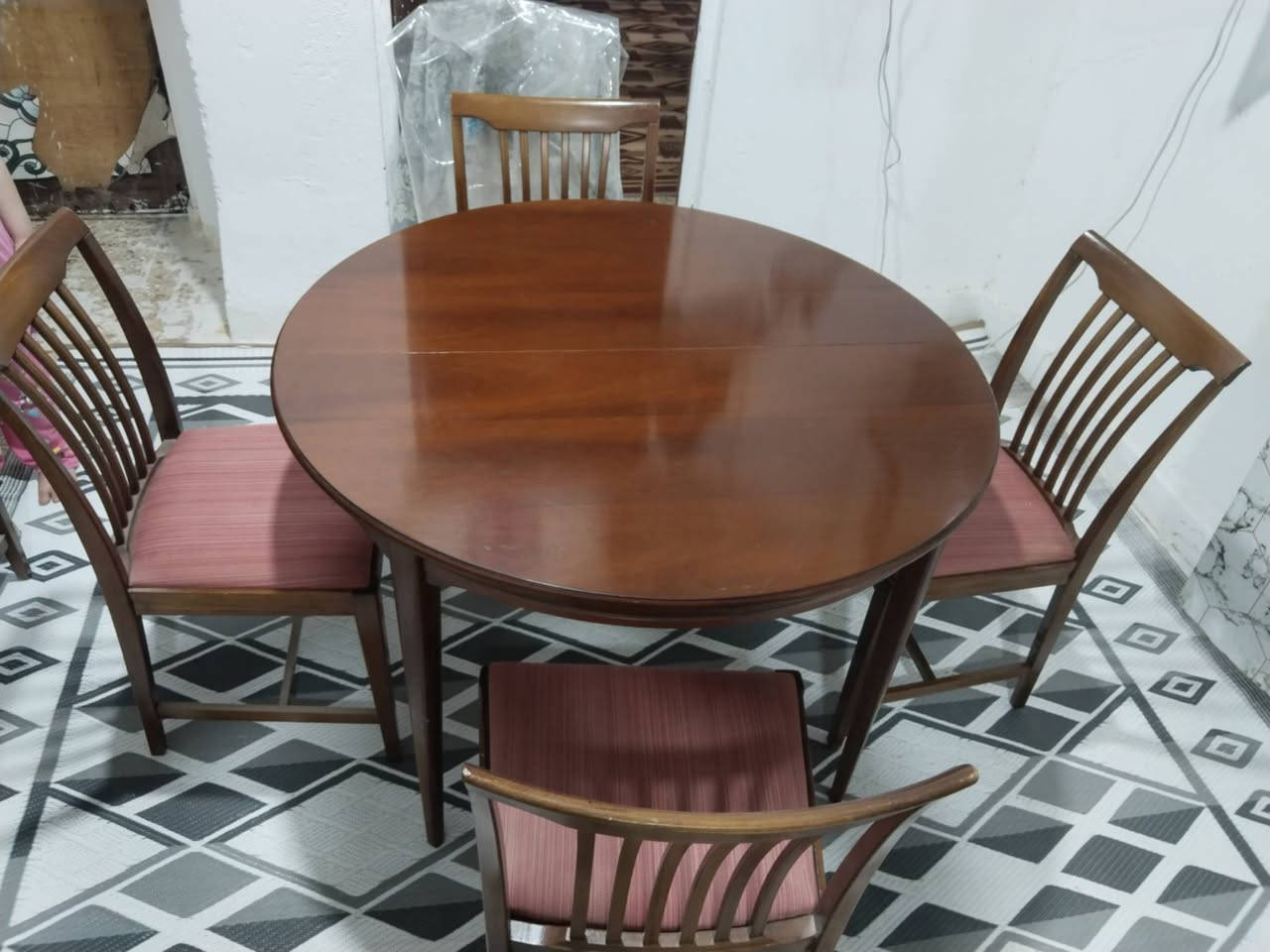 ميوزه طعام صاج تتكبر وتصغر مع الكراسي السعر سعر الميز الواحد 400 وبي مجال والطبلات سيت سعرهن 125 وبهن مجال شرايد فضل خاص مكاني نجف حي السلام


**إذا كنت صاحب هذا الإعلان وتريد حذفه لأي سبب، رجاءا أرسل رسالة إلى الدعم الفني**