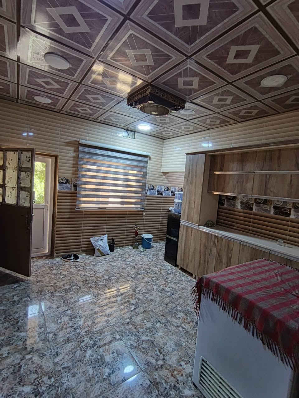 دار للبيع ( 200م ) واجهة ( 10م ) 
#موقع_العقار 🗺 : حي الخضراء - قرب مدرسه الجوادين
طابق اول : غرفتين نوم + مطبخ + هول + صحيات + استقبال + كراج  
طابو ملك صرف 
السعر: مناسب جدا
لمزيد من معلومات اتصال على
📞***********
