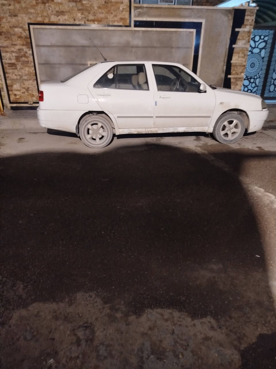 شيري كوين موديل 13 ماشية 176 مكينه كير تبريد نقص بطل بيها ضربة باب السايق يصلح أو يتبدل ماواصله للداخل وجاملغ بي رصعات مكفولة من ضربة قوية ولا صبغ  سنتر لوك شغل وياها سويجين هزه مع سنوية جديده باسمي مكاني بغداد السعر 43 وبيها مجال قليل ***********
