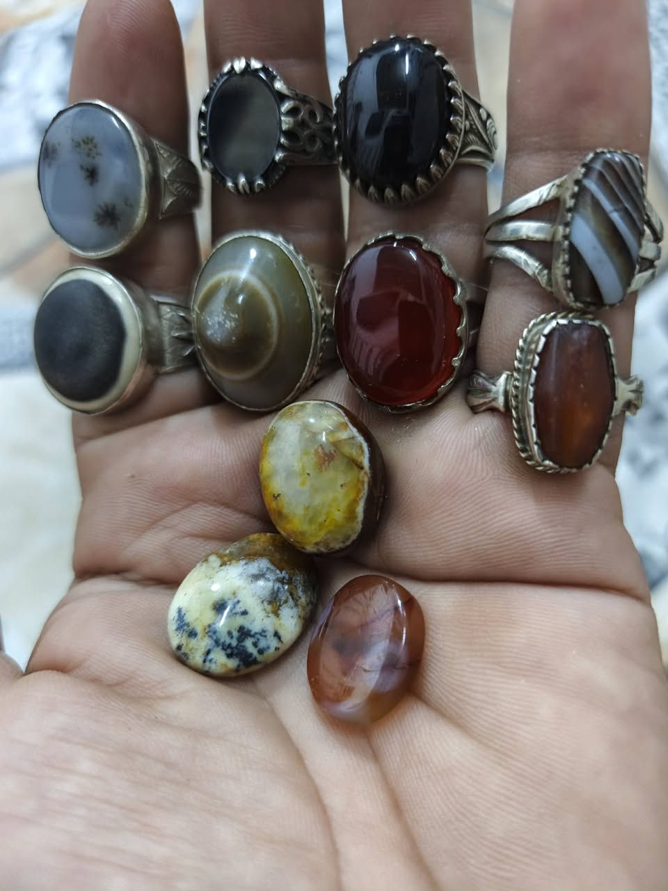 سلام عليكم خواتم فضه+ احجار كريمه  تحفيات والله خاصات بيه للبيع ابيعهن شلعه وحده السعر 350 قفل الشراي يتفضل.


**إذا كنت صاحب هذا الإعلان وتريد حذفه لأي سبب، رجاءا أرسل رسالة إلى الدعم الفني**