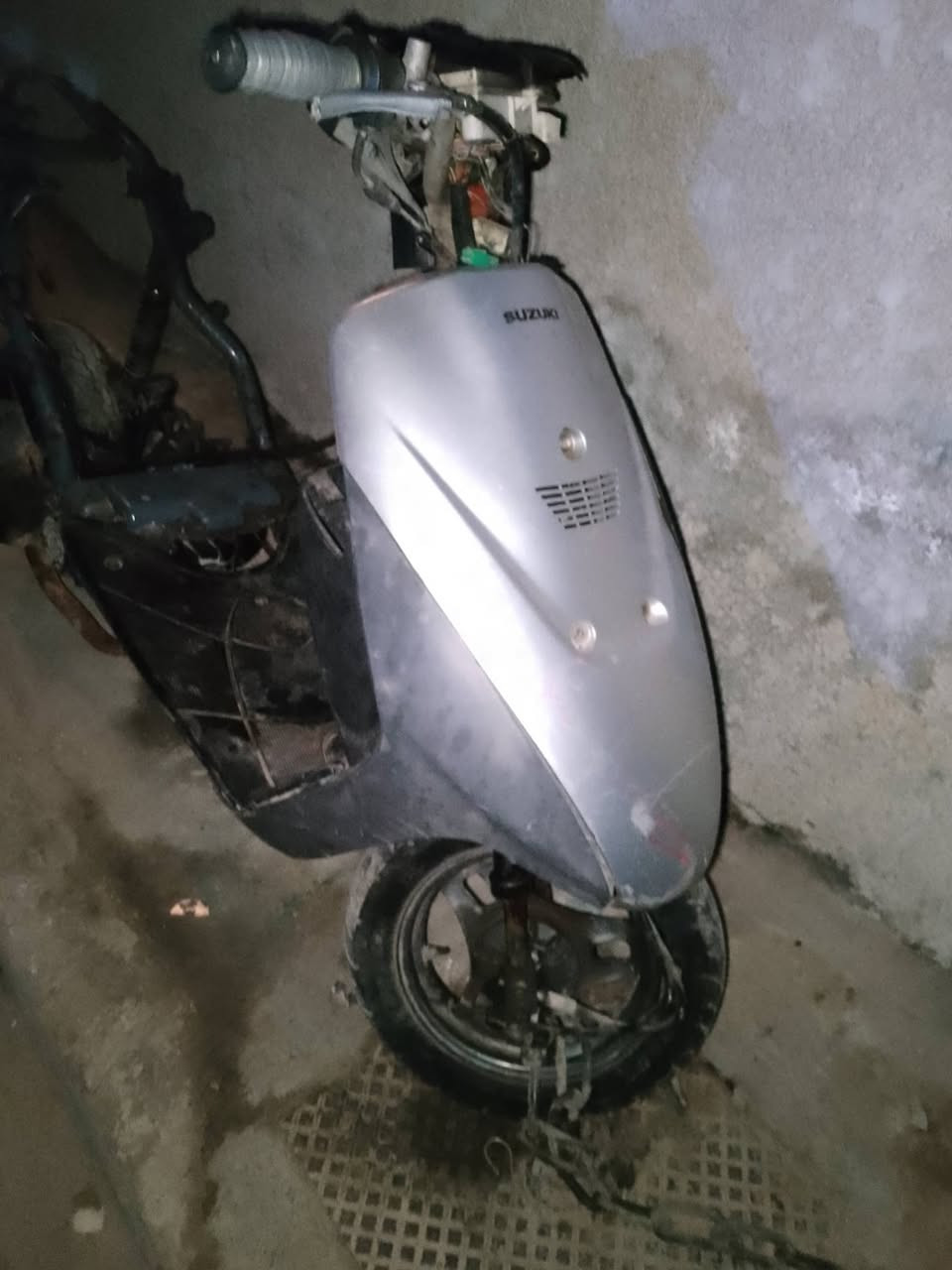 السلام عليكم دراجه لبيع كوم حديد لحد يكول شبيها مابيها كوم حديد غراضها موجودة حمل وروح بغداد حي القاهره السعر 50الف قفل ‏‪‏‪***********‬‏
