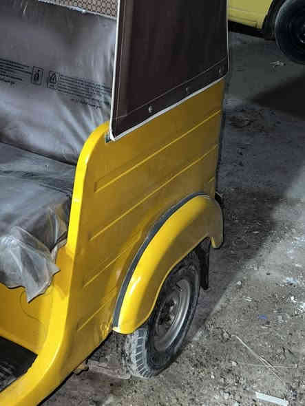 تكتك 16محسوبه على 17رقم إنكليزي تحويل ثاني يوم مكينه 20مصبوغه جماليه مكاني بغداد السعر ٤وربع وبيهه مجال حك جيه ***********
