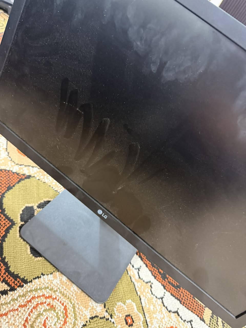 شاشات LG , dell حجم 24 مع ستاند متحرك امريكي
قيم واخذ
***********
