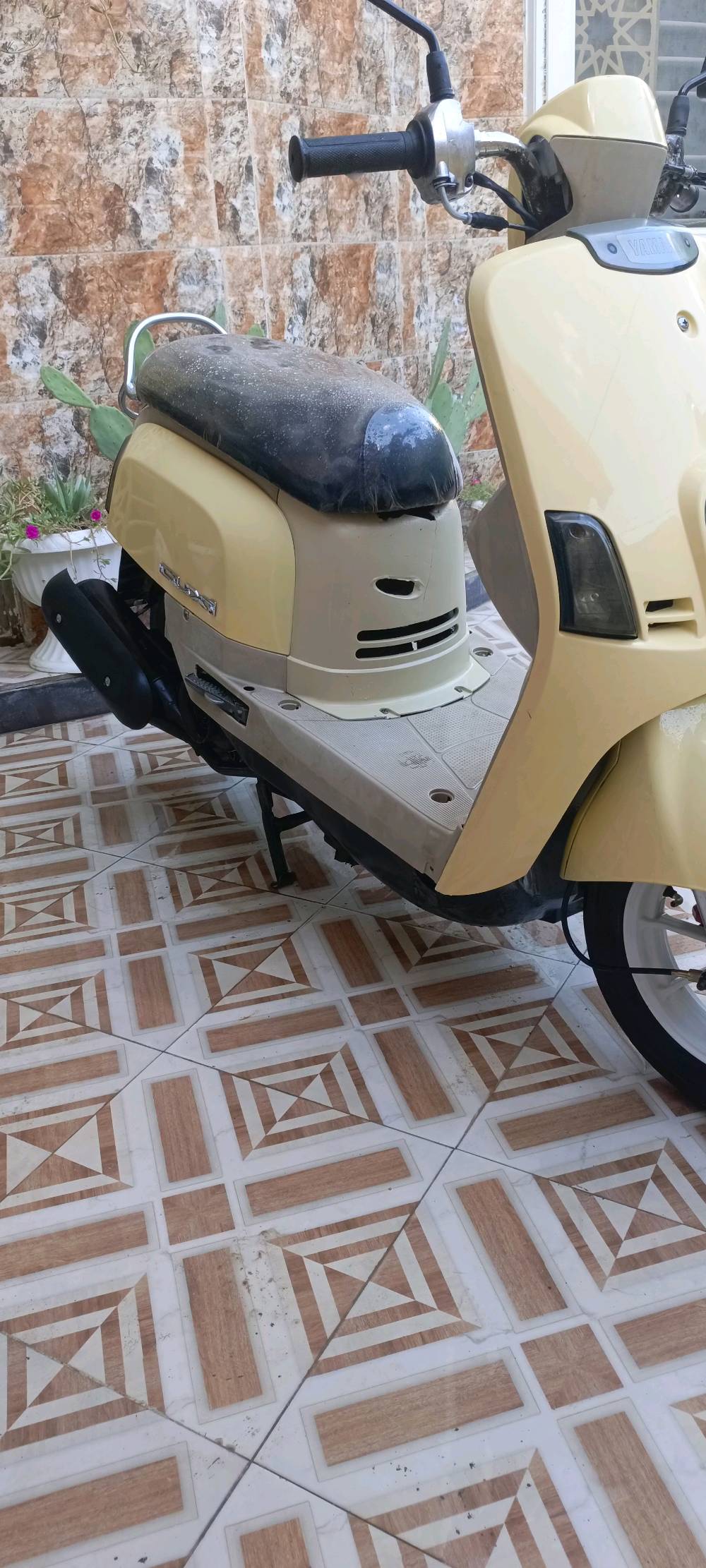 دراجه بوليس نظيفه كلش مزوده بوشه 55 موديل 2008 مكان كربلاء 