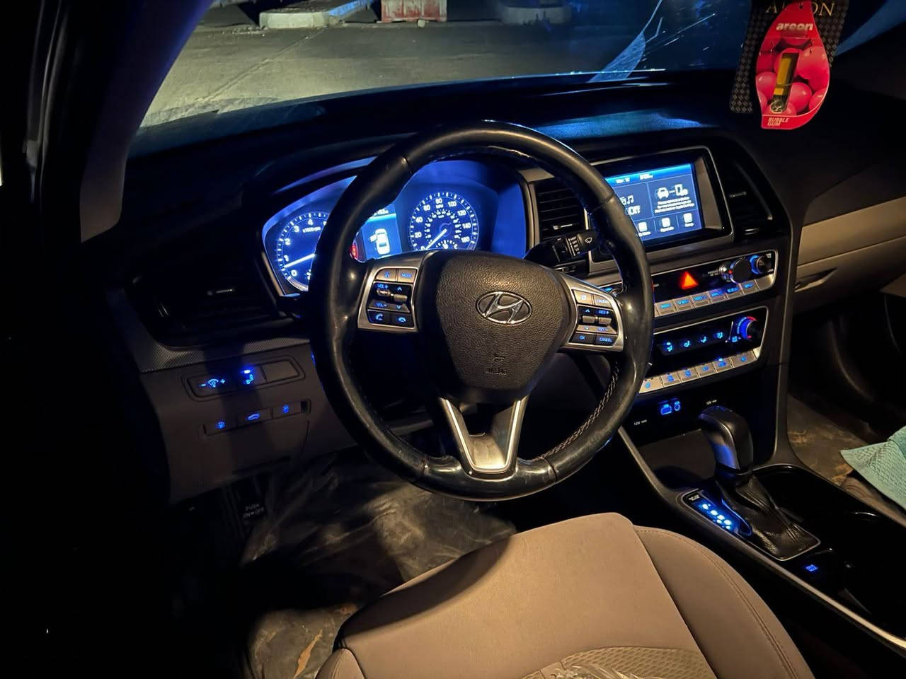 سلام عليكم سوناتا البيع ٢٠١٨ رقم نجف مكفوله أي ضربه مابيهه مكفوله السعر١٤٥وبيهه مجال ***********
