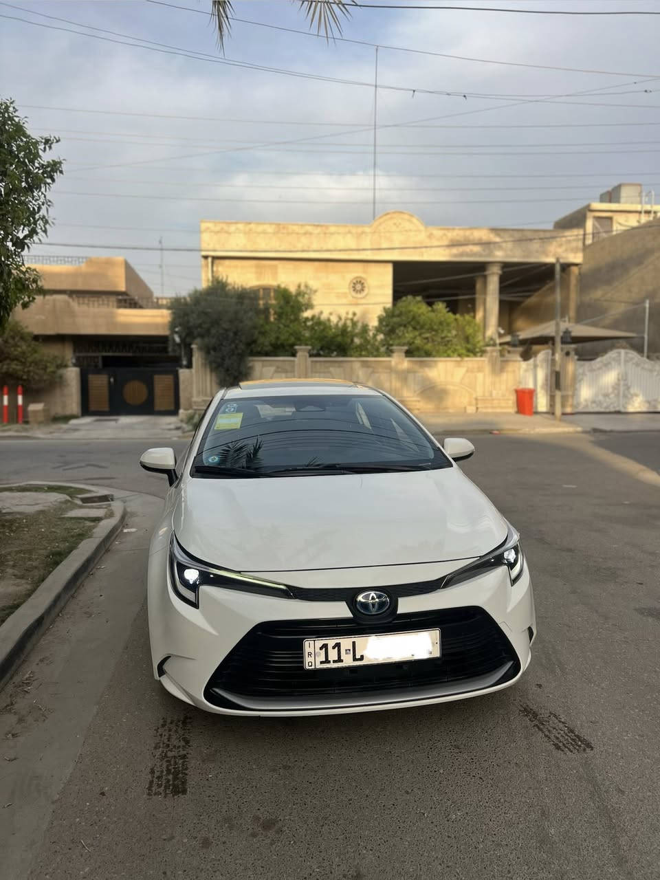 السلام عليكم
للبيع كورلا موديل 24 هايبرد فول مواصفات تجميع صيني 
رقم بغداد الجديد بأسمي
فتحة
رادارات
تحكم ستيرن + كاميرا
بصمة
اوتو هولد
قطعتين تبريد 
 وباقي مواصفاتها المعروفة

مكفولة من الصبغ وكلشي
ماشية 26 الف
بعدها جديدة بوضع الشركة

السعر 14800$ ( 148 ورقة ) وبيها مجال بسيط
للاستفسار : ***********
مكان السيارة : بغداد - حي الاطباء
