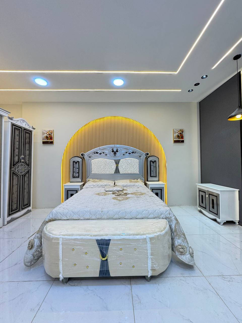 حصرياً الموديل الجديد   

السعر مليون دينار فقط 😍

غرفه نجاره قتصاديه 🛌

متكونه من 9 قطع مميزه 

الكنتور ارتفاع 240 طول 320 

مع الزاويه مجموع الطول 4 امتار 

السمك الخارجي للغرفه 5 ملم انديف

والسمك الداخلي 3 ملم معاكس ابيض

سعر الشازلون الخزان 75 الف 

سعر الشازلون المقعد 50 الف 

متوفر توصيل وشد داخل بغداد 😊

متوفر توصيل وشد لكافة محافضات العراق 🇮🇶


**إذا كنت صاحب هذا الإعلان وتريد حذفه لأي سبب، رجاءا أرسل رسالة إلى الدعم الفني**