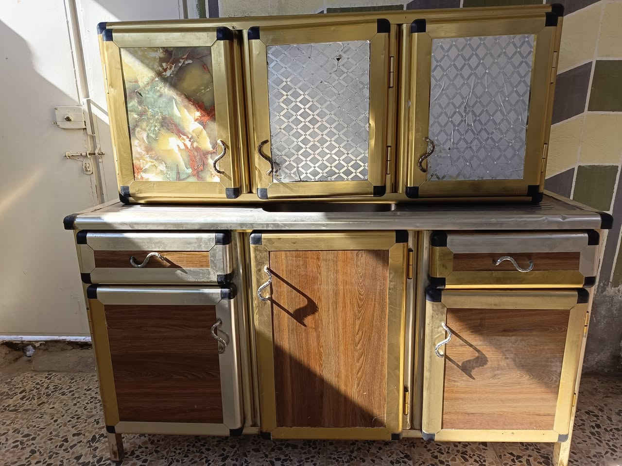 🔥 فرصة استثمار حقيقية – مشروع جاهز للانطلاق فورًا

هل تبحث عن بداية ذكية بمخاطرة منخفضة؟
هذه فرصتك لامتلاك كافتيريا متكاملة بسعر أقل من كلفة تجهيزها!

📍 الموقع: النجف الأشرف – حي الميلاد
💰 السعر: 2,000,000 دينار (قابل للتفاوض)

🚨 السبب: بيع مستعجل لعدم التفرغ (وظيفة + دراسة)

---

💼 ماذا ستحصل؟
مشروع شبه جاهز يحتوي على:

🔹 معدات طبخ Heavy Duty (مو تجاري خفيف):

- شواية گص حجرين
- كابسة صاج
- أجهزة همبرگر + فلافل + متعدد
- سخان تحمية

🔹 معدات تشغيل:

- ماكنة ثرم + قطاعة فنگر صناعية
- كاونتر سنك + مغسلة ستيل

🔹 أثاث وديكور:

- جام خانه سميك
- ميز عرض خشبي
- إنارة ديكور
- كراسي + طاولات + جلسات
- أواني (خشب + ستيل)

---

✅ الميزة التنافسية:
معدات أصلية + ستيل ثقيل = عمر طويل + توفير مستقبلي

⚠️ ملاحظة مهمة:
المعدات مخزنة لفترة، وتحتاج تنظيف بسيط فقط—ترجع مثل الجديدة تمامًا.

---

💡 القيمة الحقيقية:
إذا تشتري هذه المواد جديدة، تدفع أضعاف السعر
لكن هنا… “لقطة” جاهزة لمن يعرف يقتنص الفرص

---

⏳ الأولوية للأسرع
📞 ***********
