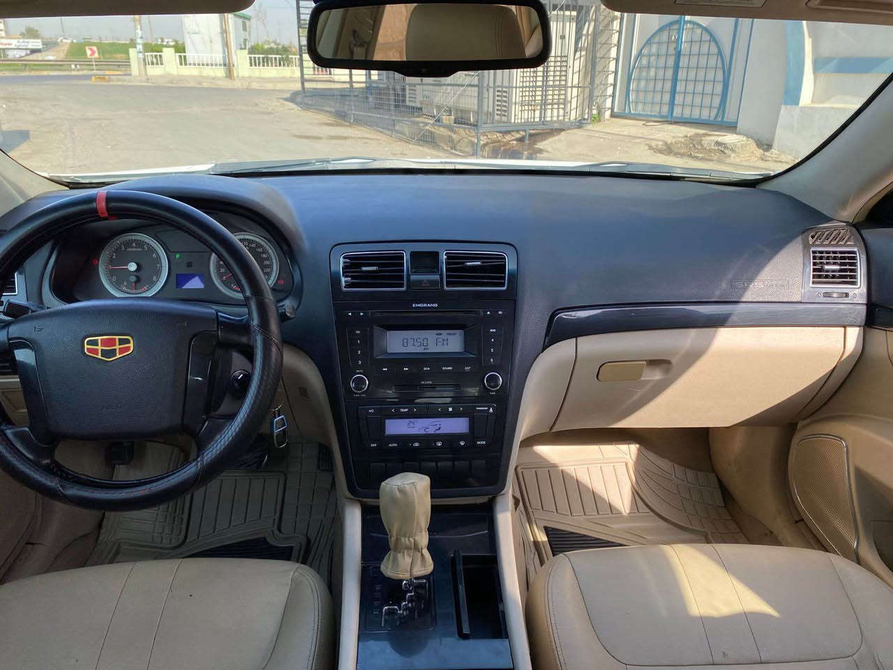 جيلي امكراند

EC8  2012  رقمي اوربي 
سنوية وهزة جديدة 
كوبون بانزين بيها وشرط الوكالة والتحويل . 
سيارة كفالة من ضرر وصبغ كلين  كلة بشرط 
كير ومحرك بشرط  
سياره كاملة ماينقصها كلشي 
سعر البيع 76$ 
عنوان السياره الموصل حي المثنى .

***********
***********
*********** موصل, نينوى
