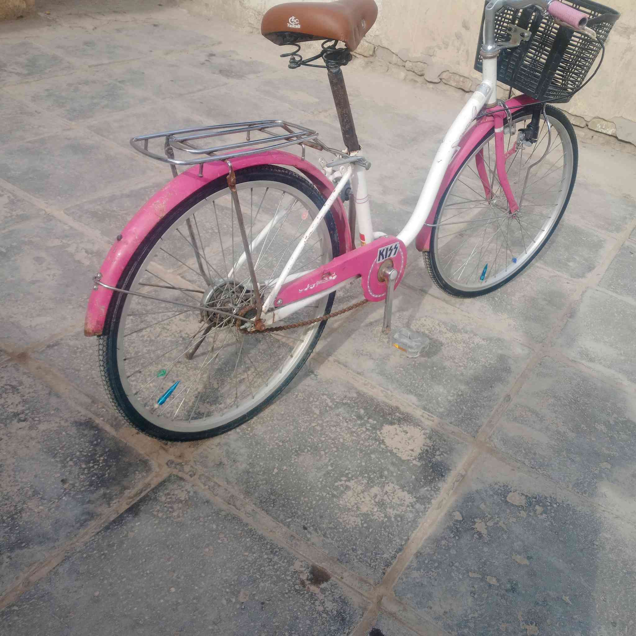 السلام عليكم
بايسكل للبيع موديل 2017
حجم 24 السعر 75 وبي مجال 
مكاني شاميه


**إذا كنت صاحب هذا الإعلان وتريد حذفه لأي سبب، رجاءا أرسل رسالة إلى الدعم الفني**