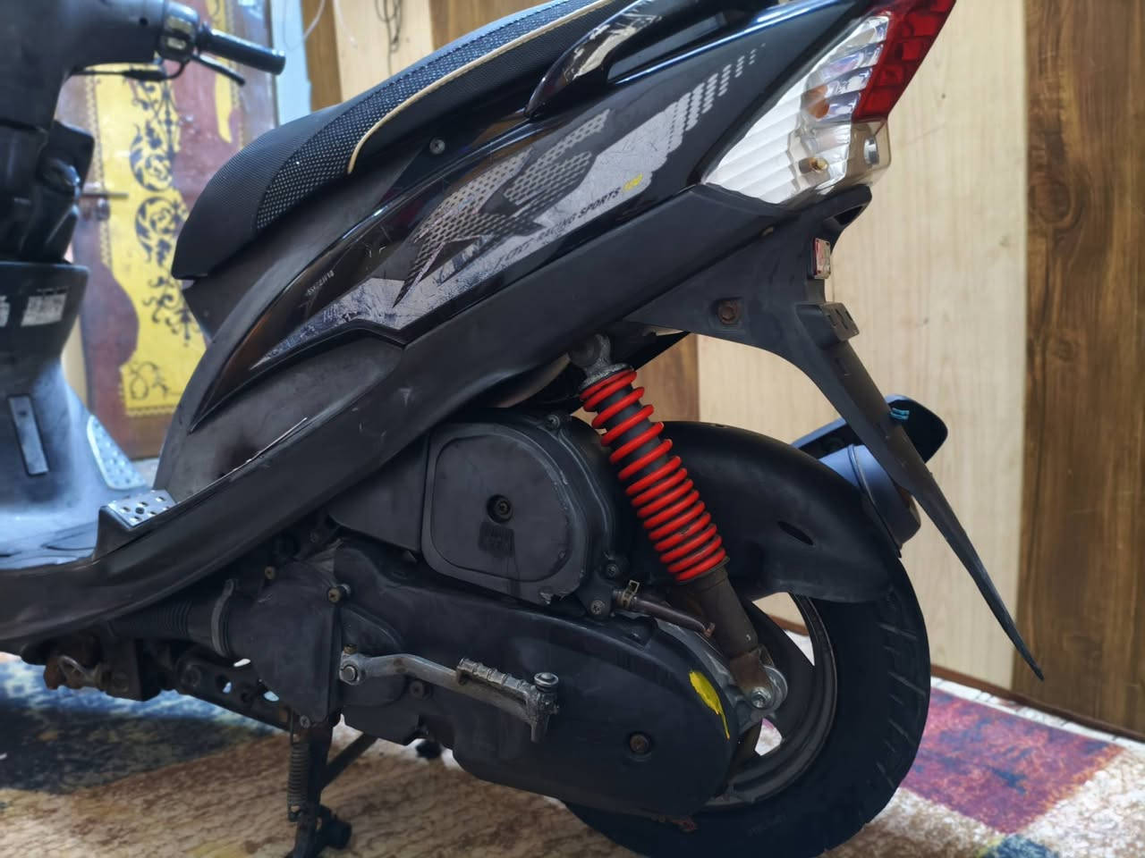 للبيع ماكس عدلة شلعه فول معدل 120 دراجه خرسه ما ينسمع صوته  زيرو ماشيه ٣٠٠٠ الدرجه بارغي ما مفتوح بيهة كفاله من كلشي كلهة مختمه بية اكثر من ٢٣ ختم كلشي شغال او كله بلادية صالهة ١٥ يوم طالعه من الرمبه كفاله مكاني معقل قرب مغتسل البله ***********
