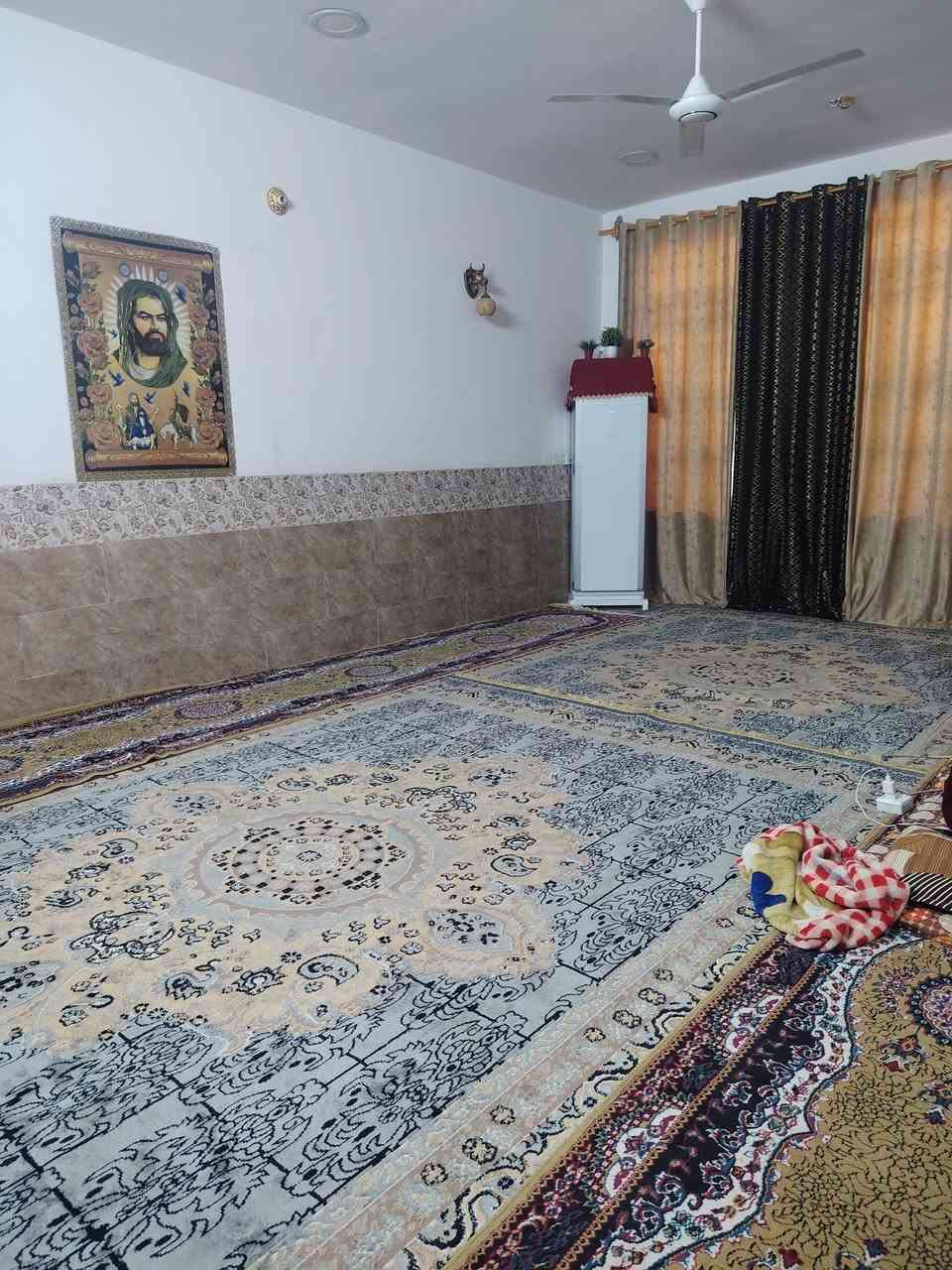 سلام عليكم ورحمة الله وبركاتة بيت البيع منطقه جسر ديالى شارع المخازن منطقه الشهيلات مساحه 240 م طابو صرف ***********
