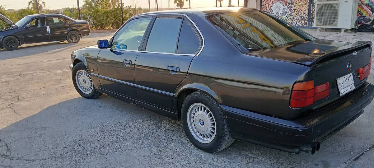 محرك مسكر 520
كيرر عادي
محرك كير بشرط 
رقم كركوك مشروع وطني 
سيارة ناعمة 
السعر 38 مكاني تكريت 
***********
