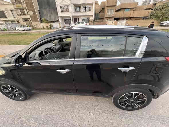 السلام عليكم … 
اسبورتج للبيع خليجي موديل 2011 مسجل بالسنوية 2010 
المواصفات فول مال 2011 يعني تجي بدون بصمة وجلد المواصفات هيه :
بانوراما
مري شفط
حساس خلفي
كامرة 
ويل رياضي 
السيارة مكينة 2000 دوش اكثر مكينة مرغوبة 
السيارة ما بيها حادث مجرد باب العكس السايق الخلفي مفتوح واكو بيها بارد بالجنطة قليل ع كد شبر
السيارة رقم سليمانية باسم صديقي تحويل كبل باسمك سنوية تخلص 2027 
السعر ١٢٥ وبيها مجال بسيط 
المكان الوشاش 
تليفون : ***********
