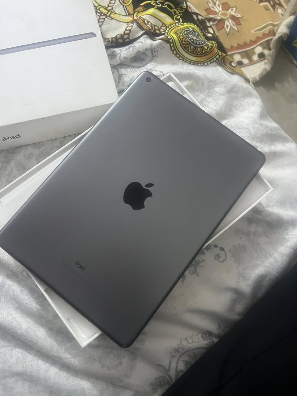 ايباد تسعه.  نضافه ٩٩بدون شاحنه     السعر نهاي ٢٢٥.     رقم.   ***********
