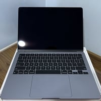 ماك بوك اير M2 • ١٣.٣ بوصة • ١٦ جيجا رام