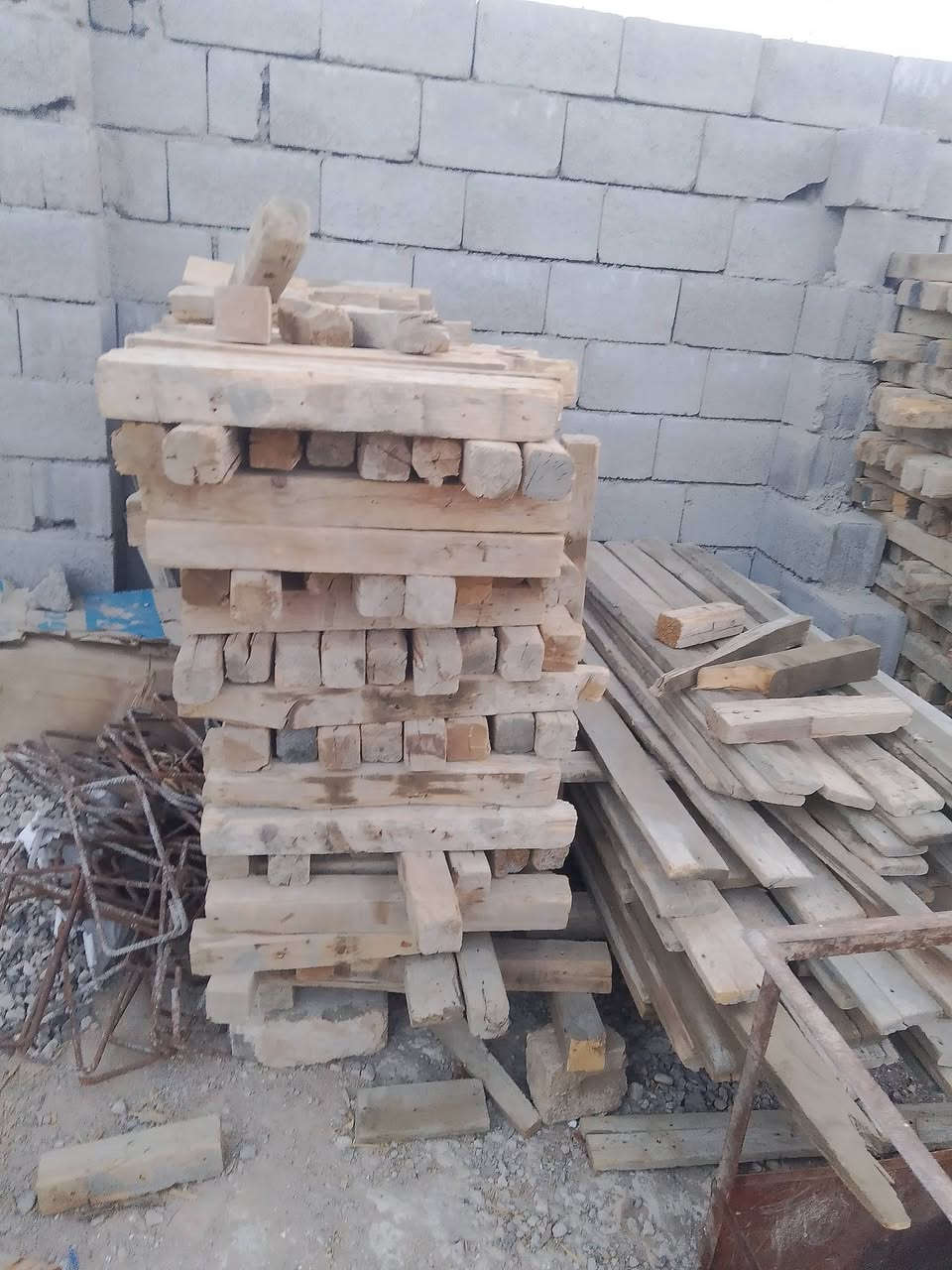 قالب خشب للبيع
نضيف شغله وحده.. 
***********
