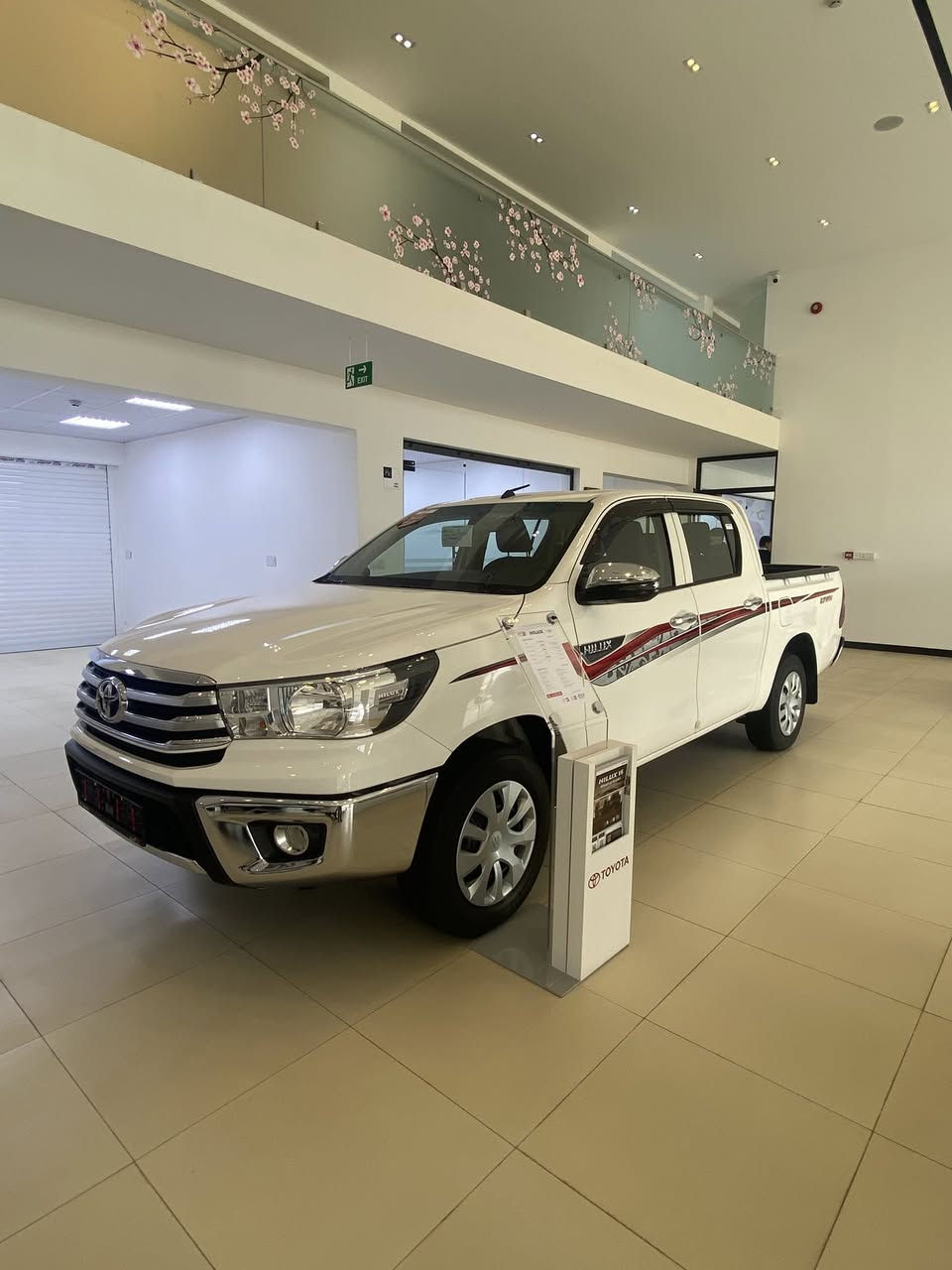 السلام عليكم 
متوفره هايلوكس ناصي كير عادي اوتو للبيع
هايلوكس ستة سلندر 
٢٥ زيرو مماشي للبيع 
مع امكانية ترقيم السيارة خلال يوم واحدتترقم كامل 
مكان السيارة واسط - النعمانية

للاستفسار الاتصال عبر الرقم 
***********
