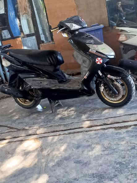 سلام عليكم سكنس فحل لبيع او مراوس الدراجه شلعه ومعدل كلش حلوه ونضيفه ما مفتوحا بلاديه  كهربايات شغله سلف نكره بيها يدات nsy  وتزويد خفايف كفرتها بلاديه السعر 500 وبيها شي بسيط بكن بيهه 
العنوان بغداد حي اور  
رقمي ‏‪***********‬‏
