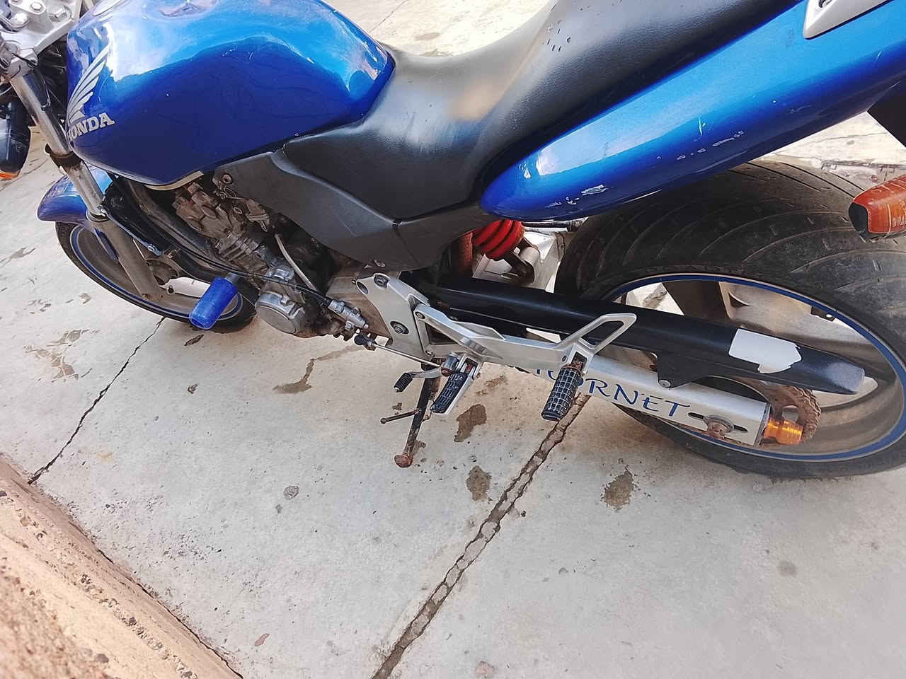 بطح هوندا للبيع متروكه صارلها فترة طويلة ما تشتغل حالياً   للأستفسار الاتصال على الرقم***********
