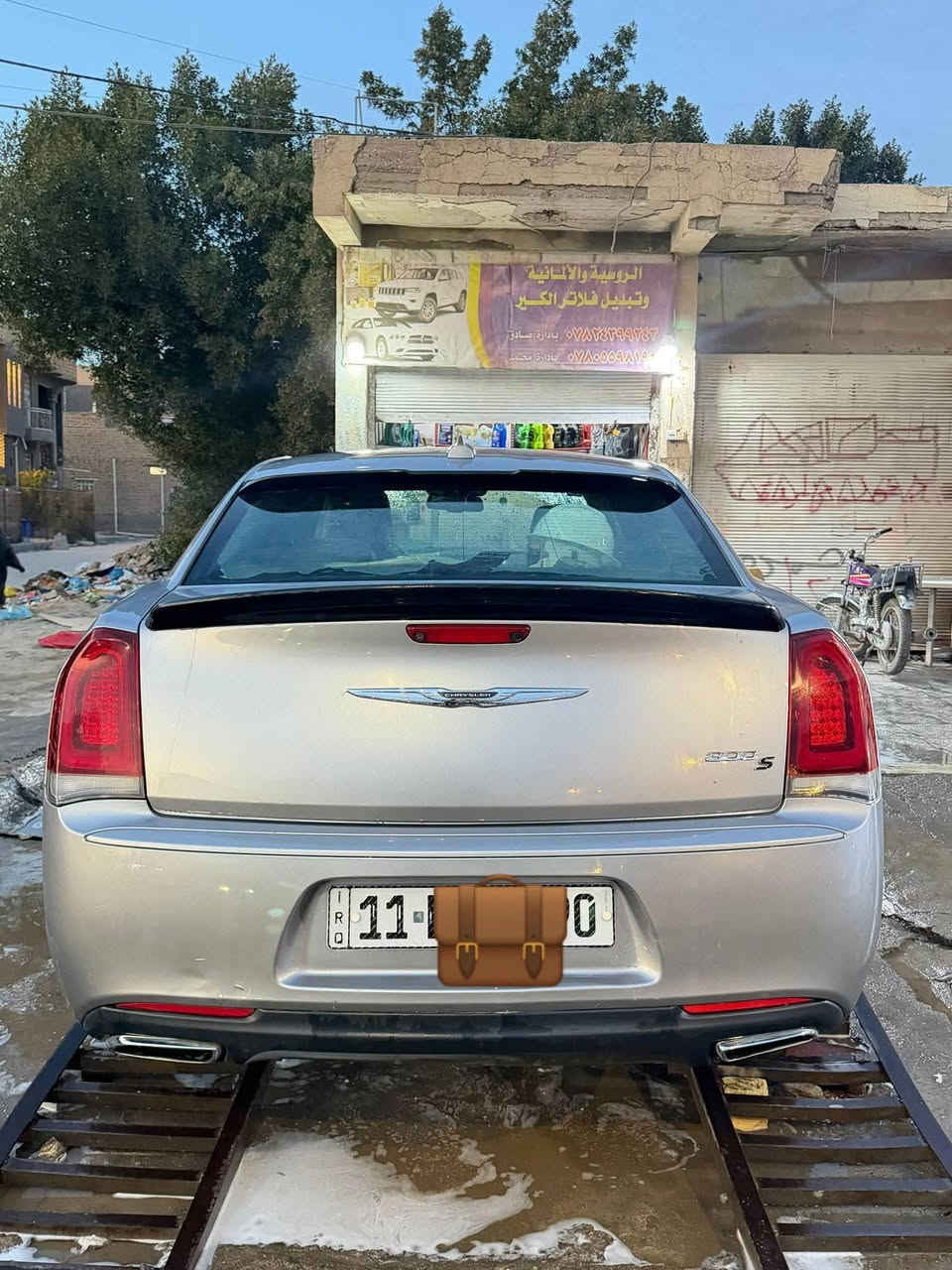 السلام عليكم  اوباما S موديل 15 مرمز 23 رقمها بغداد بأسمي بيها بس الدعامية وشبر صبغ بالبنيد بدون ايرباك ماشية 140 ميل
للاستفسار ***********
مكان السيارة : ذي قار - الناصرية
