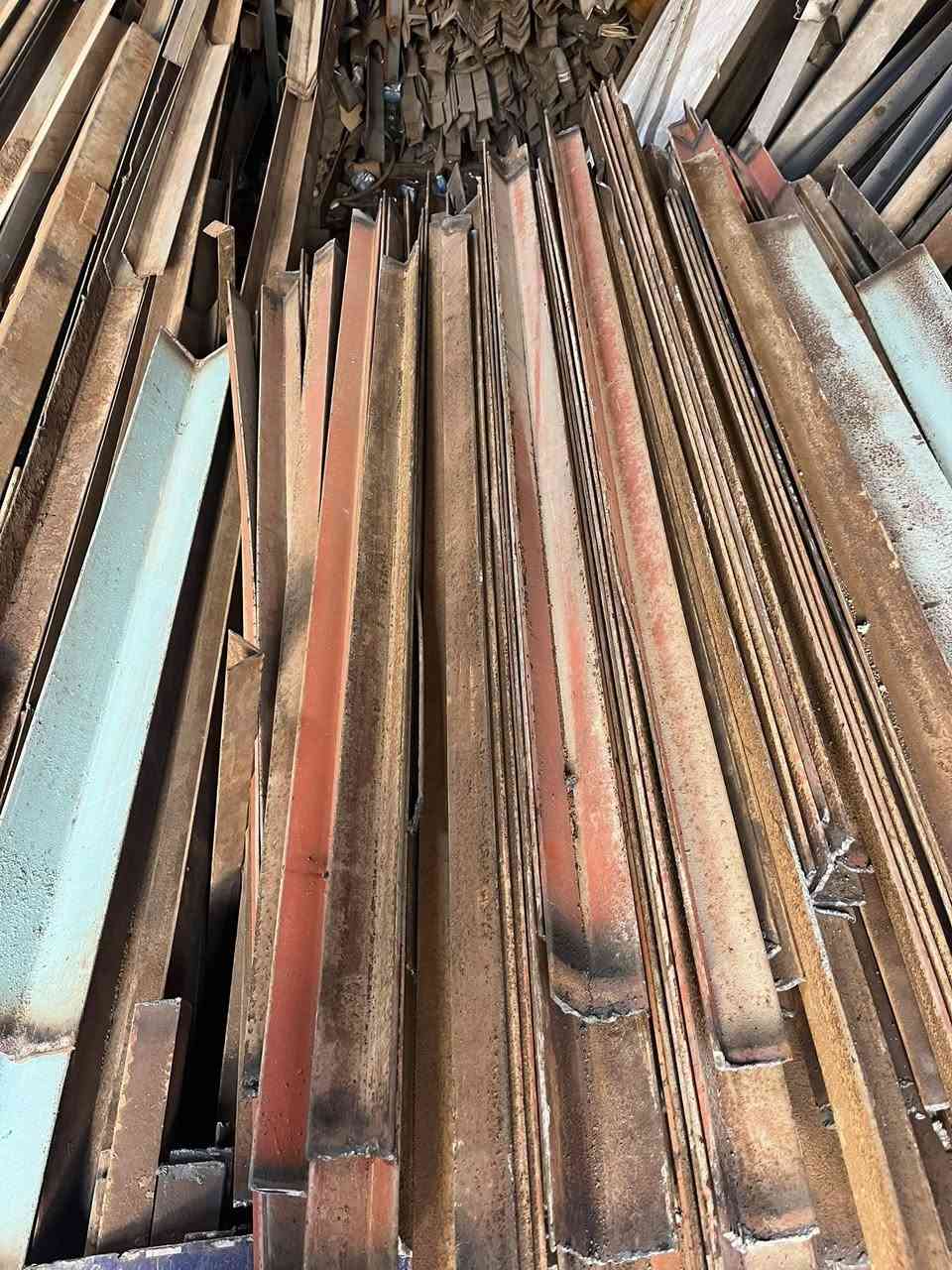 زاويه ٢  انج بلجيكي طول ١٥٠/ ١٢٥  العدد ٧٥٠ قطعه
السعر ٥٠٠٠ القطعه بغداد الهاتف ***********
