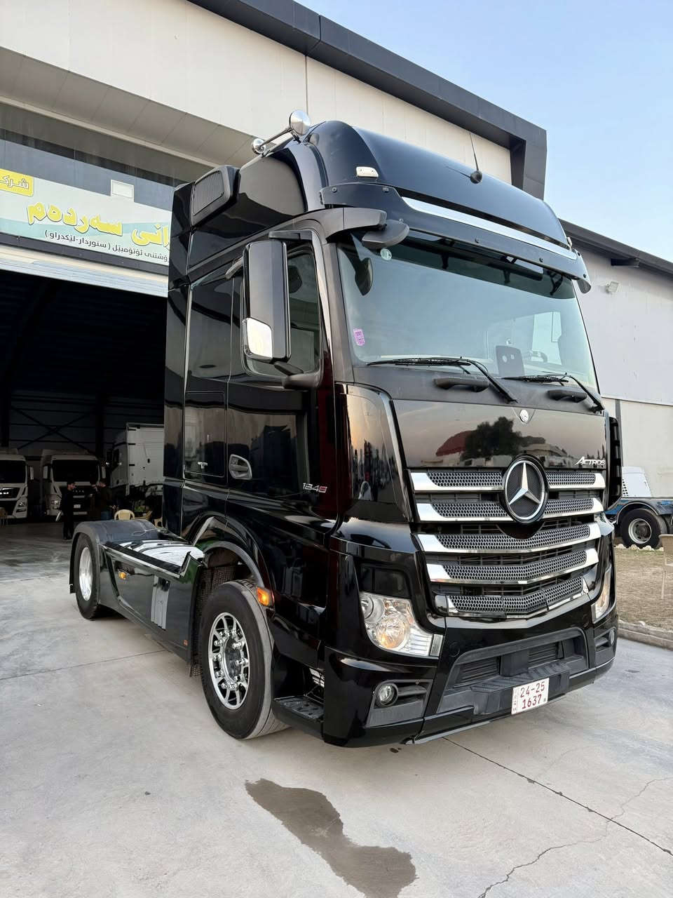 للبيع 
اكتروز وحش 
حجم 1848 
موديل 2017 
قماره عالي 
سعر 390
فول فول مواصفات 
عنوان كلار 
شركة جواني سردم 
***********
