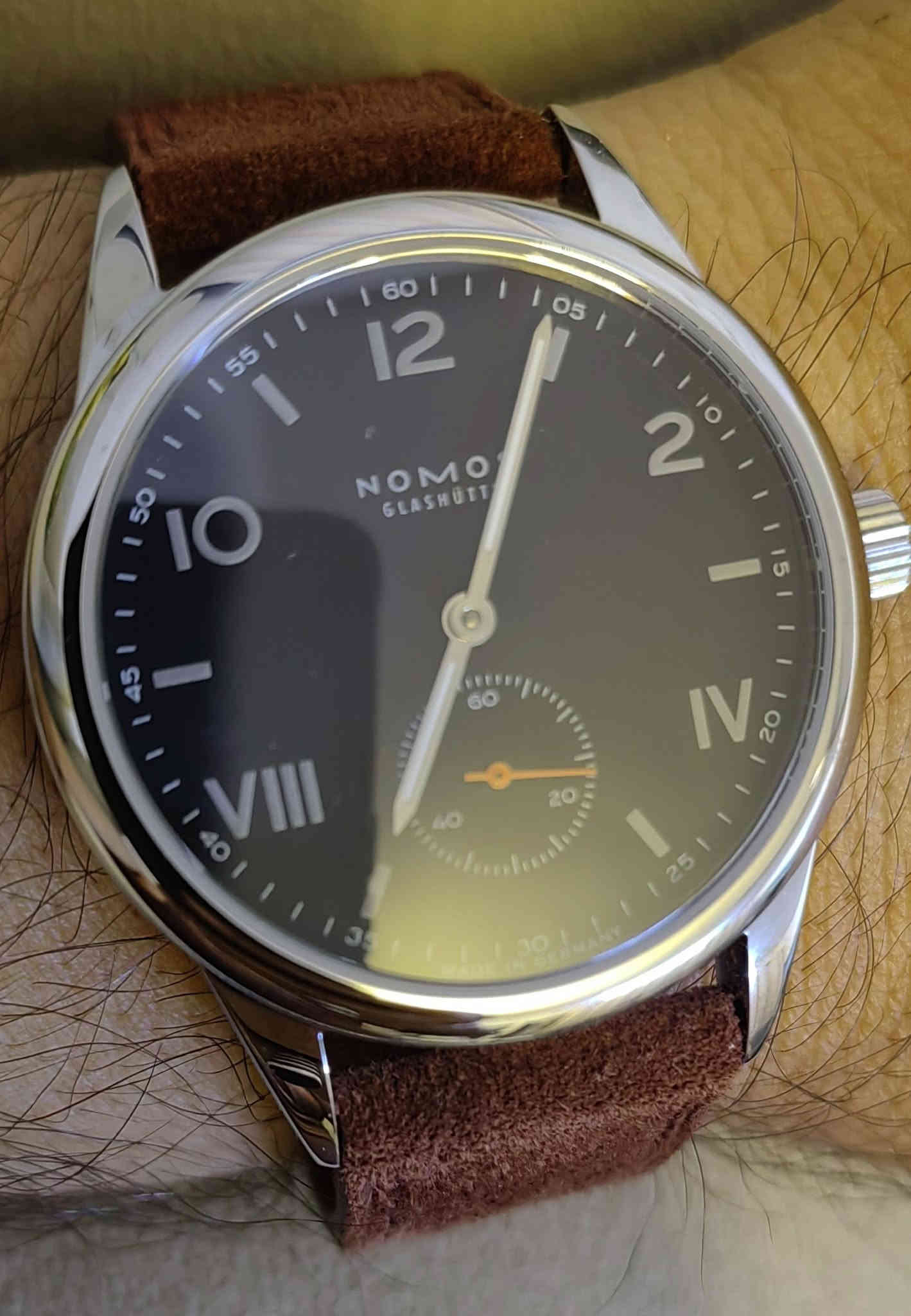 بسم الله الرحمن الرحيم
السلام عليكم ورحمة الله وبركته
ساعة نوموس الماني ماستر
للبيع بسعر (125) الف دينار شامل التوصيل
 السعر قابل للتفاوض 
DHL امازون كوبي ماستر اوتوماتيك درجة اولى بدون ملحقات مثل ما موضح بالصور علبة عادية متوفر لونين ابيض سير اسود  واسود سير جوزي الساعة معلمة بالكامل
 للحجز والاستفسار الاتصال على الرقم (***********) يوجد توصيل كافة المحافظات.
