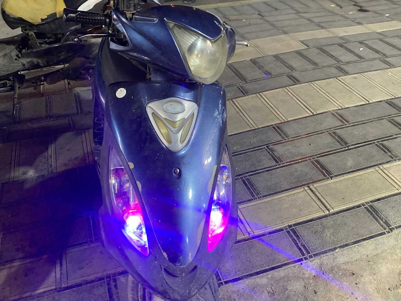 سلام عليكم دراجة كامكو v2 مجتفة مرة وحدة قبل اسبوعين سلف شغال كهربائيات شغاله دراجة قوية وشلعتها حلوة مكاني بغداد الكاظمية سعرها 425 وبي مجال للاستفسار ***********
